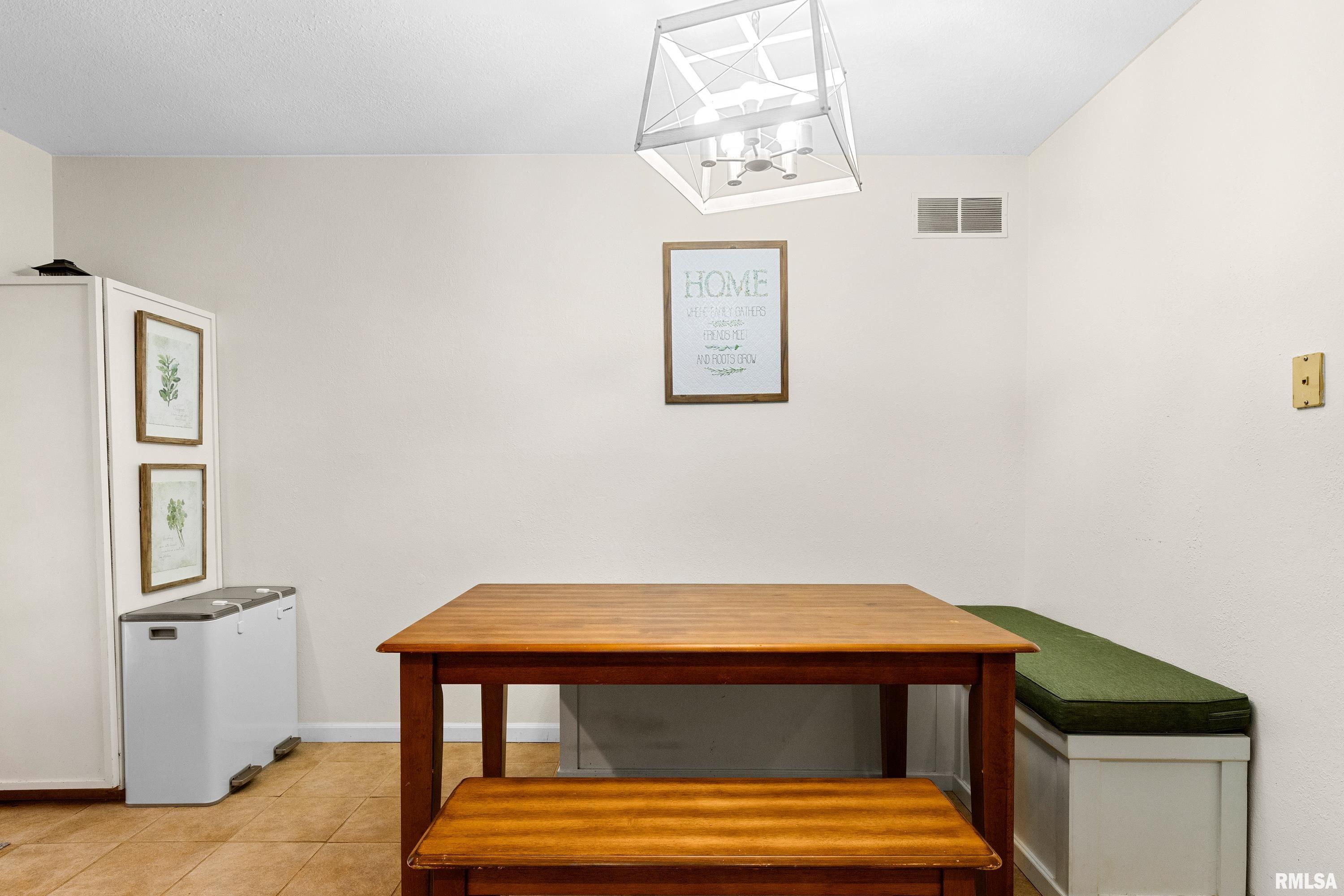 2305 North Lehman Road Peoria, IL 61604 - Photo 14 of 38