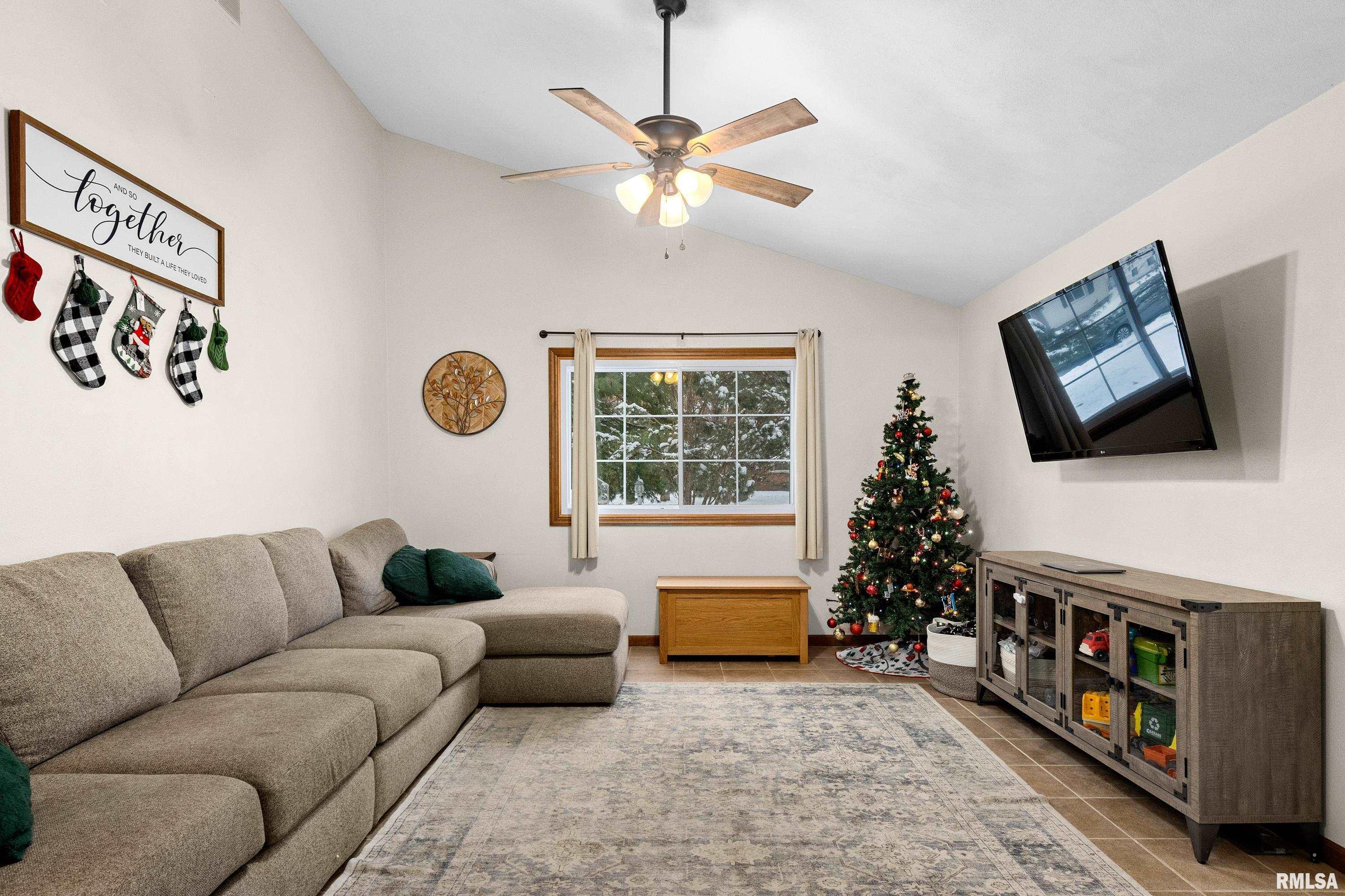 2305 North Lehman Road Peoria, IL 61604 - Photo 4 of 38