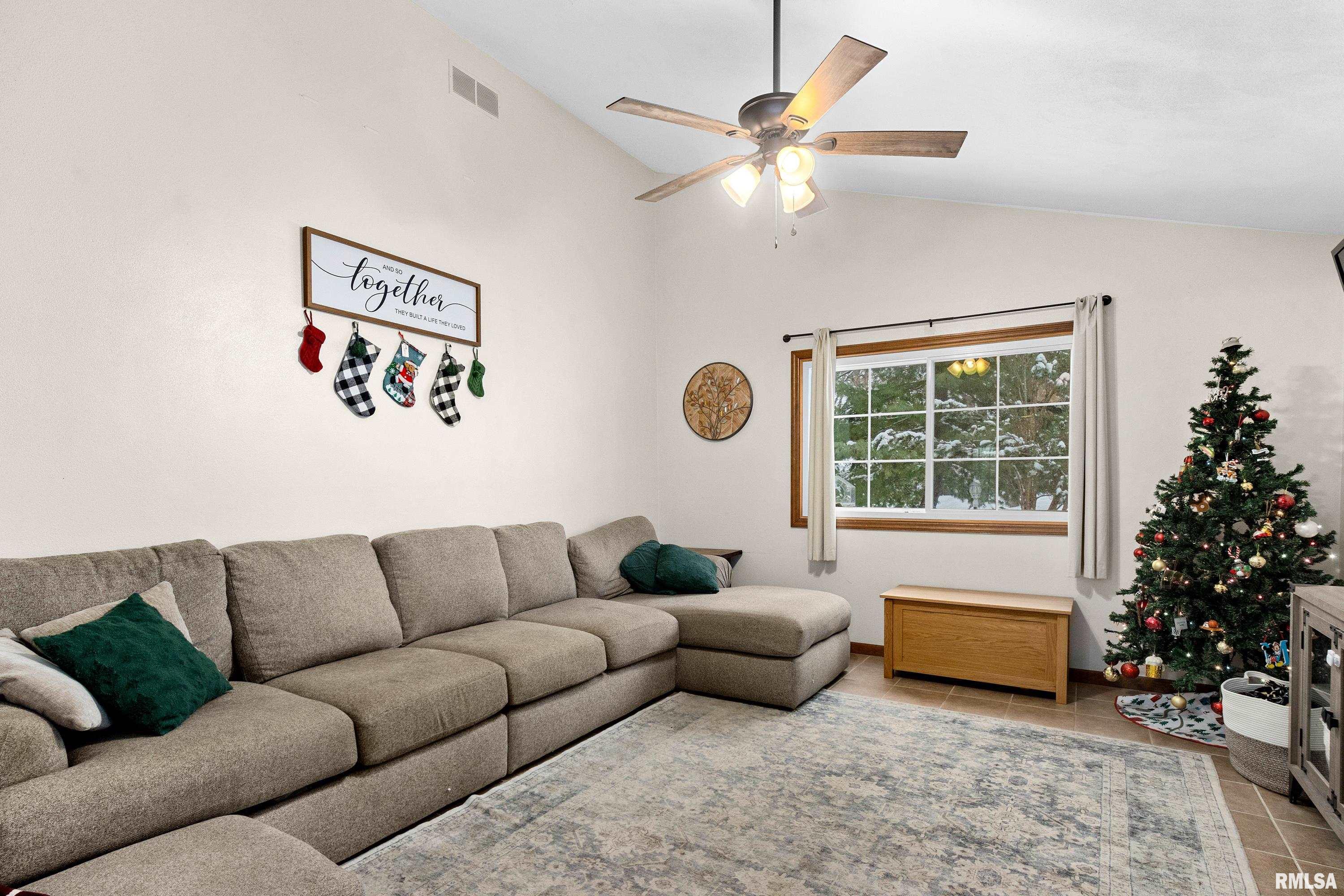 2305 North Lehman Road Peoria, IL 61604 - Photo 5 of 38