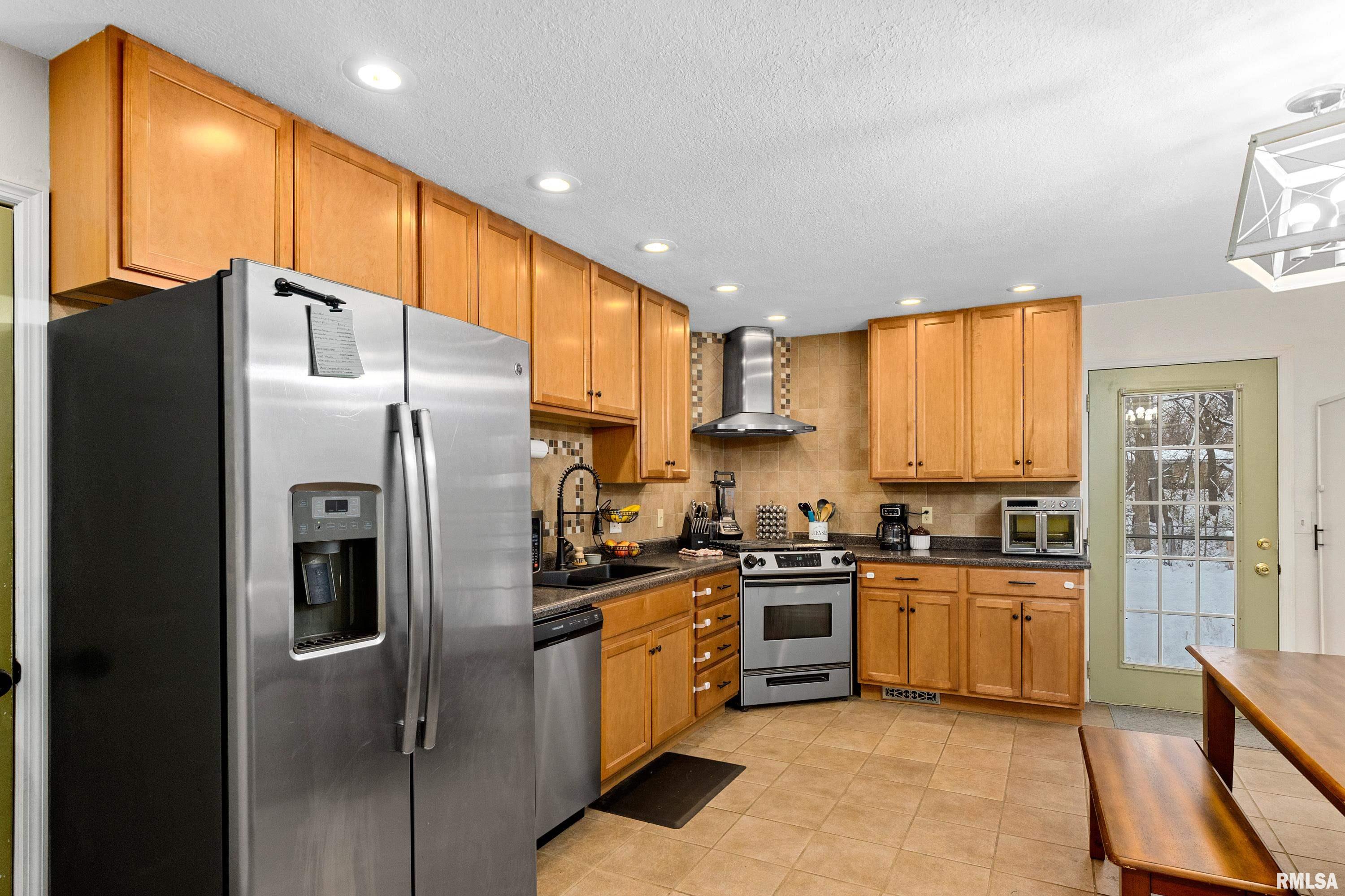 2305 North Lehman Road Peoria, IL 61604 - Photo 10 of 38