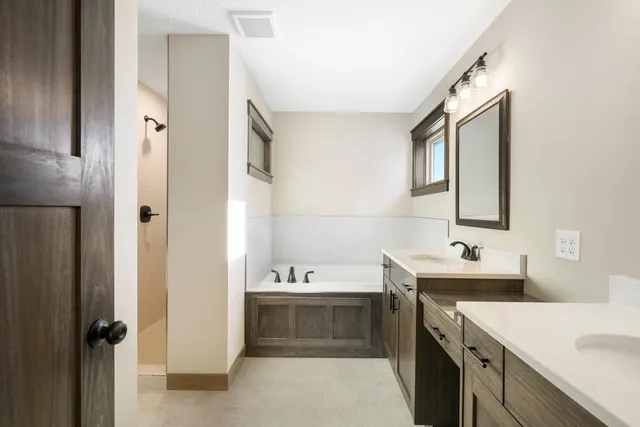 $809,900 | 18567 Hidden Way, Lakeville, MN 55044