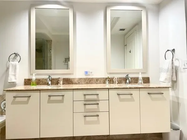 $5,000 | 1350 Main Street, Unit 909, Sarasota, FL 34236