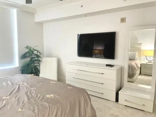 $5,000 | 1350 Main Street, Unit 909, Sarasota, FL 34236