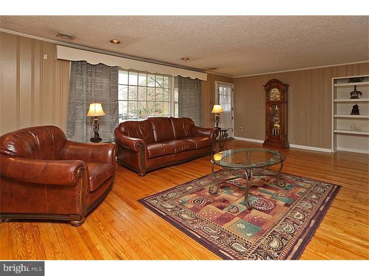204 Woods Road Glenside, PA 19038 - Photo 8 of 24 Gallery Image 8