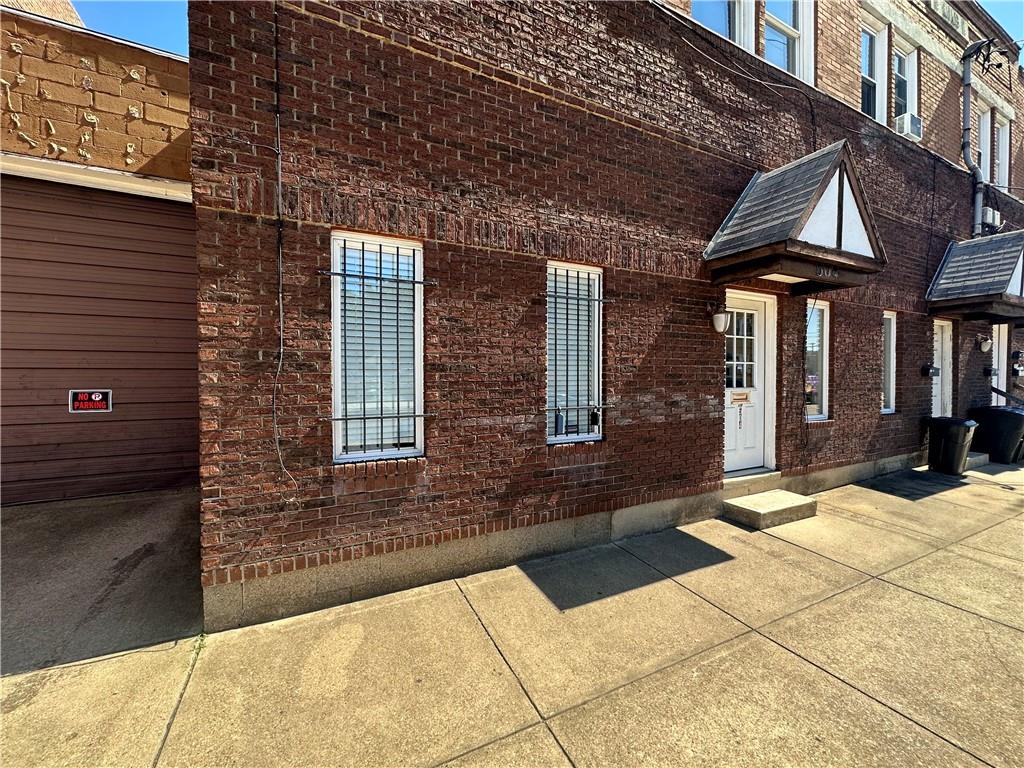 504 Broadway Avenue McKees Rocks, PA 15136 - Photo 2 of 39 Gallery Image 2
