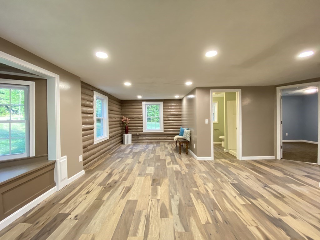 115 Charlton Road Spencer, MA 01562 - Photo 6 of 41 Gallery Image 6