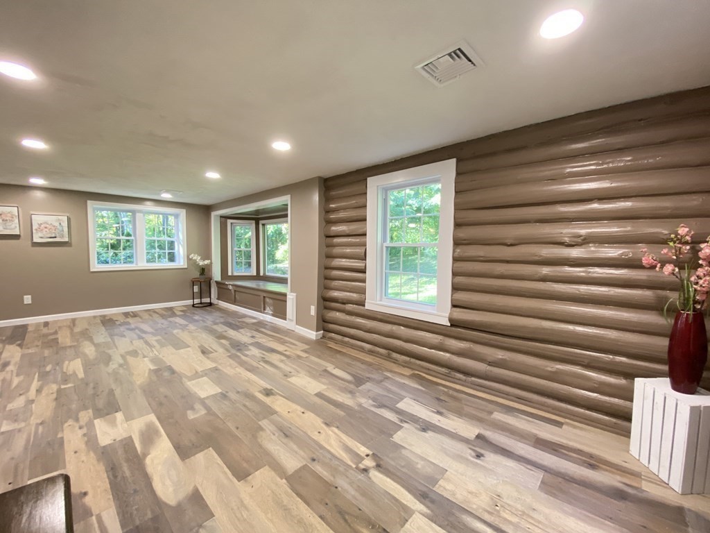 115 Charlton Road Spencer, MA 01562 - Photo 8 of 41 Gallery Image 8