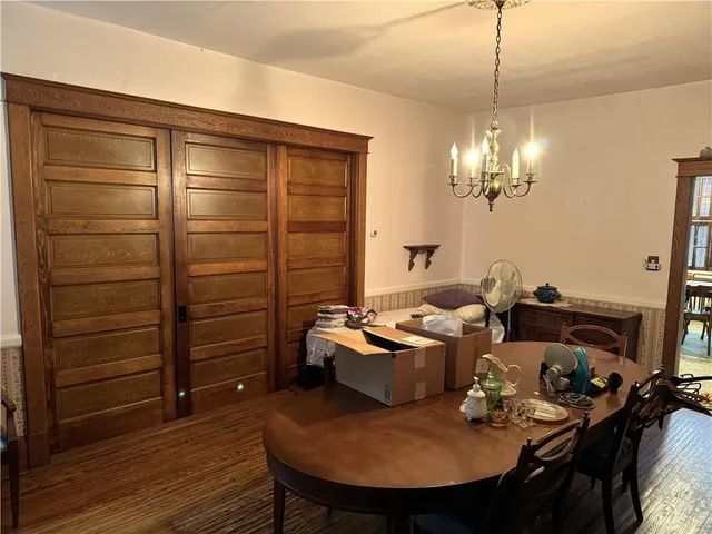 a view of a livingroom with furniture