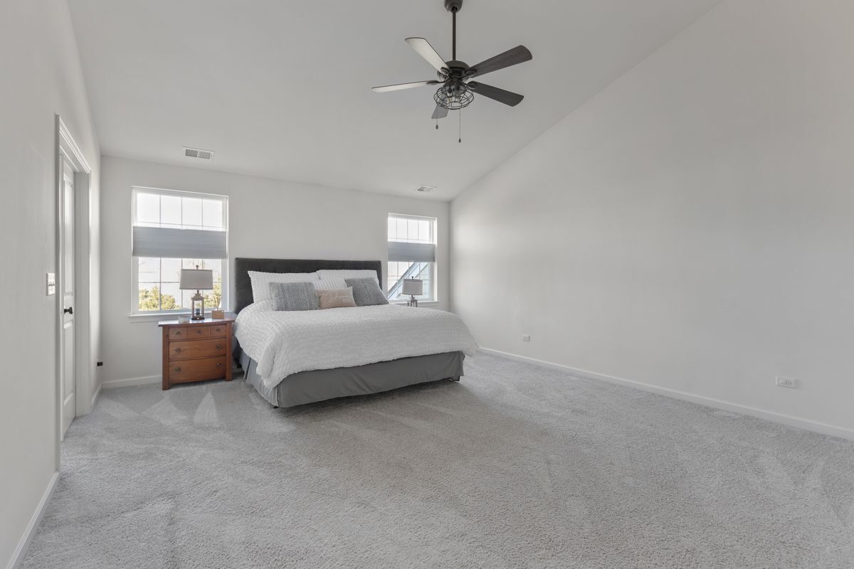 1236 Falcon Ridge Drive Elgin, IL 60124 - Photo 13 of 33 Gallery Image 13
