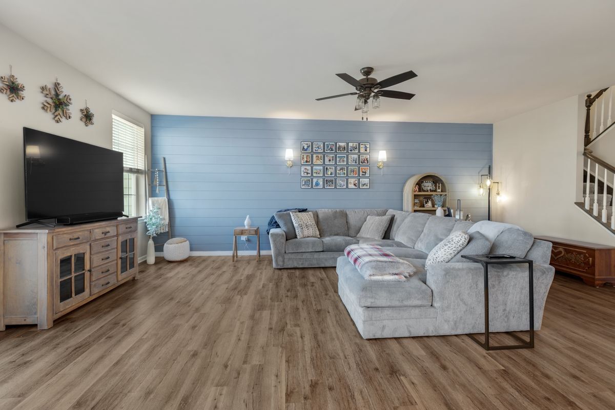 1236 Falcon Ridge Drive Elgin, IL 60124 - Photo 4 of 33 Gallery Image 4