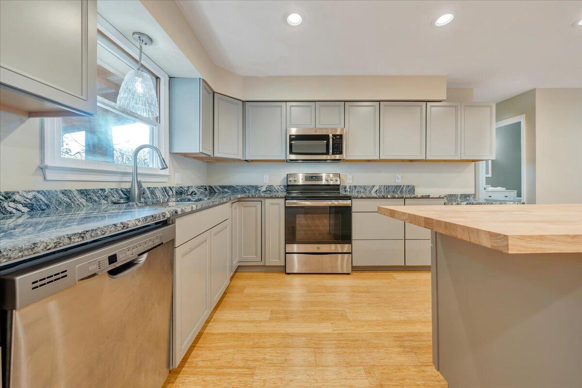 778 Shirley Road Salem, VA 24153 - Photo 13 of 54 012-MIB04755
