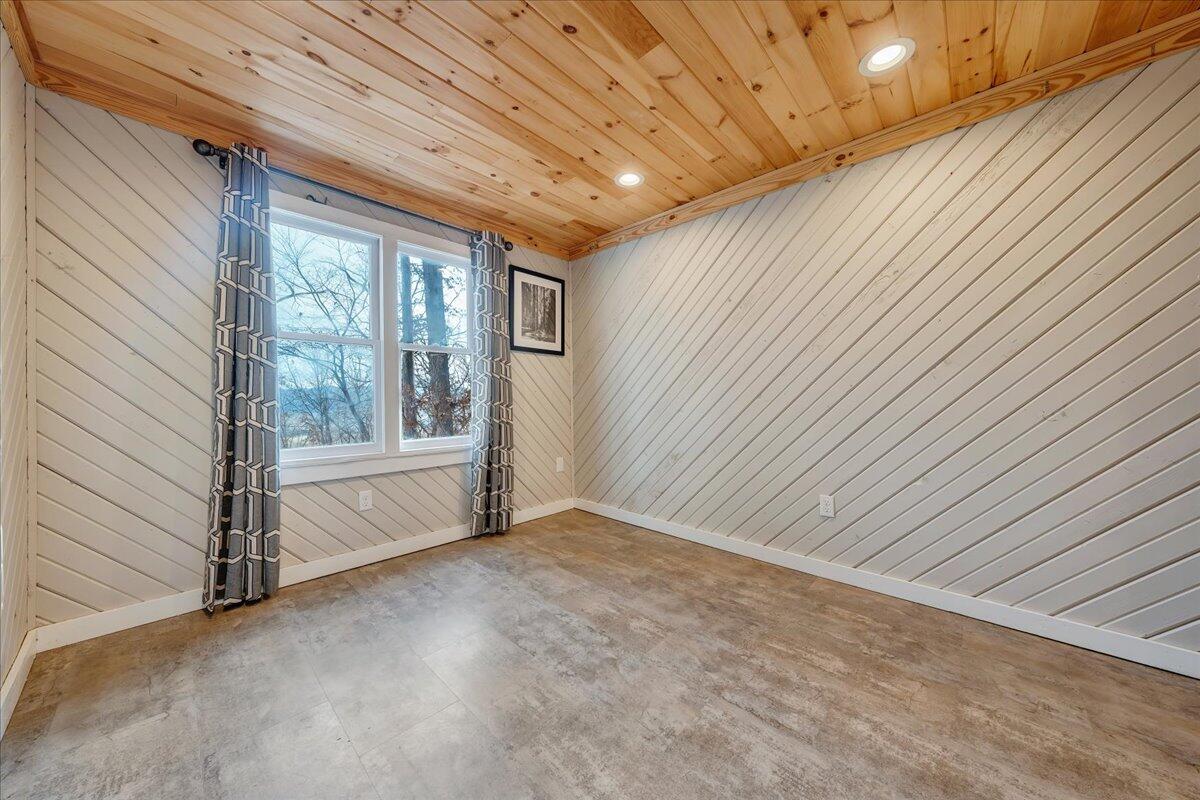 778 Shirley Road Salem, VA 24153 - Photo 35 of 54 037-MIB04827