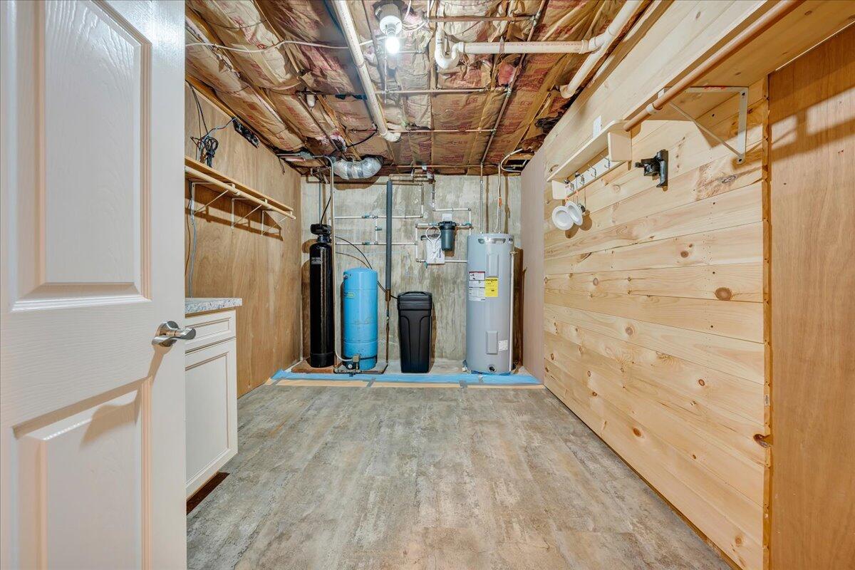 778 Shirley Road Salem, VA 24153 - Photo 36 of 54 038-MIB04830