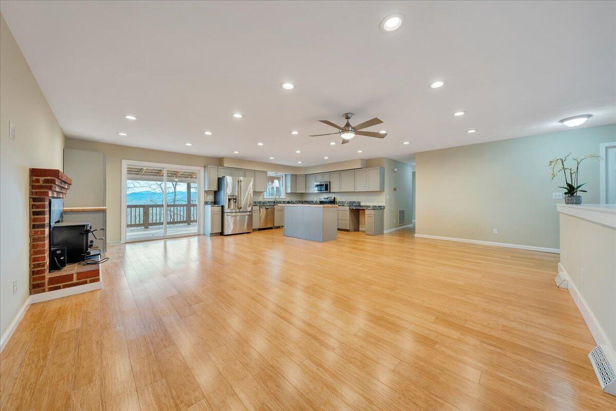 778 Shirley Road Salem, VA 24153 - Photo 8 of 54 003-MIB04731