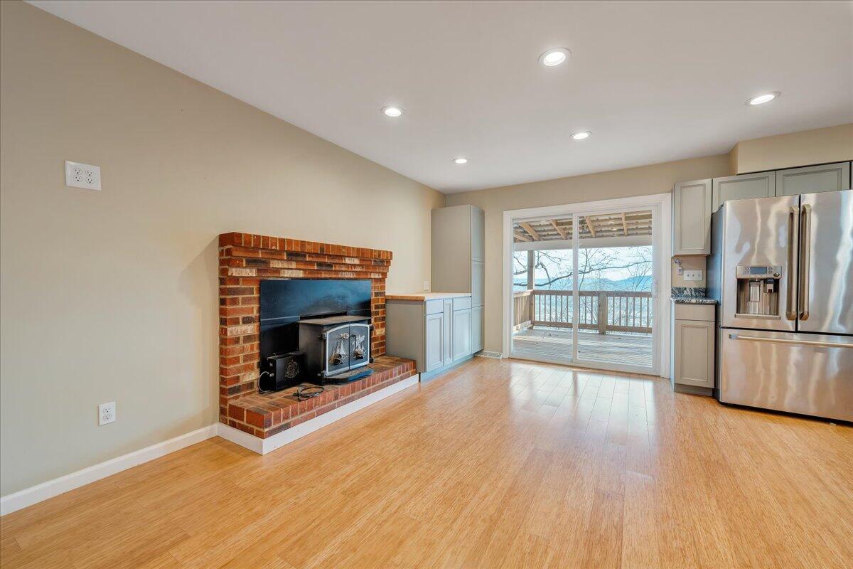 778 Shirley Road Salem, VA 24153 - Photo 9 of 54 006-MIB04737