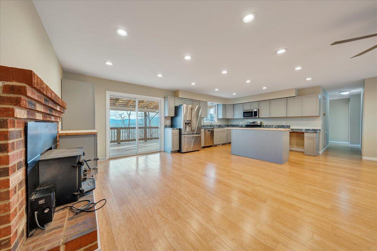778 Shirley Road Salem, VA 24153 - Photo 10 of 54 007-MIB04740