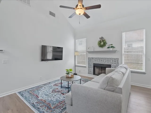 $1,800 | 5303 Edenbourgh Lane, Austin, TX 78754