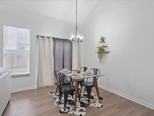 $1,800 | 5303 Edenbourgh Lane, Austin, TX 78754