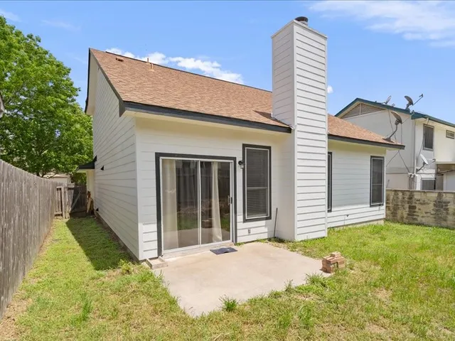 $1,800 | 5303 Edenbourgh Lane, Austin, TX 78754