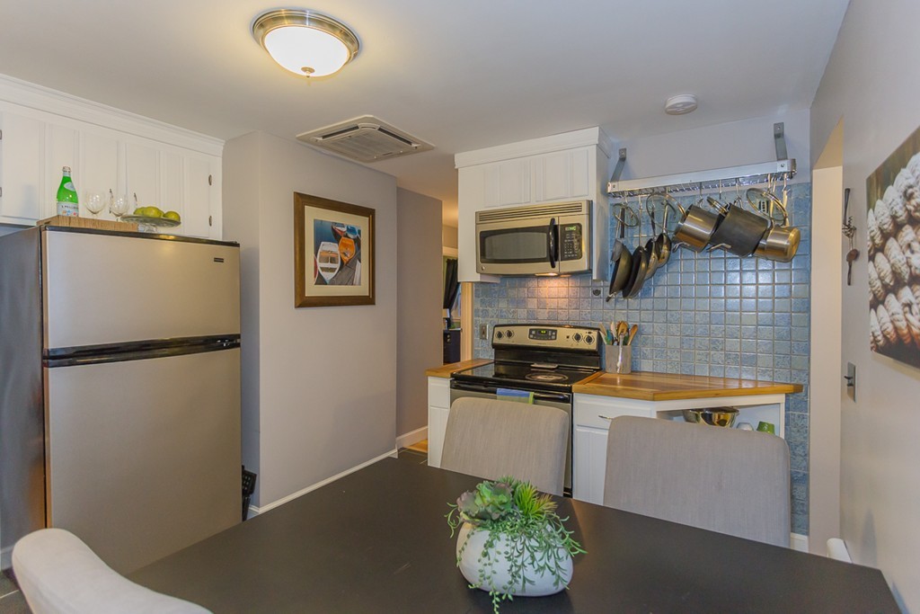 12 Edgehill Road Swampscott, MA 01907 - Photo 7 of 27 Gallery Image 7