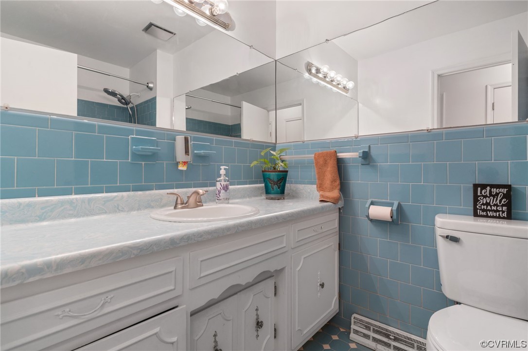 5817 Middle Road Prince George, VA 23875 - Photo 16 of 32 New toilet