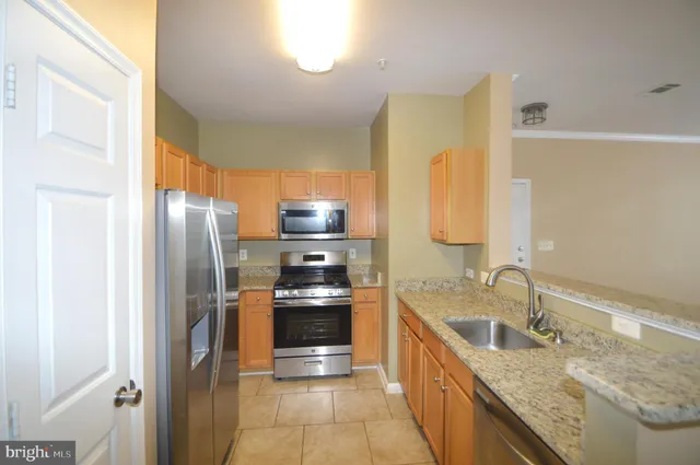 $2,295 | 5117 H Travis Edward Way, Unit 5117H, Centreville, VA 20120