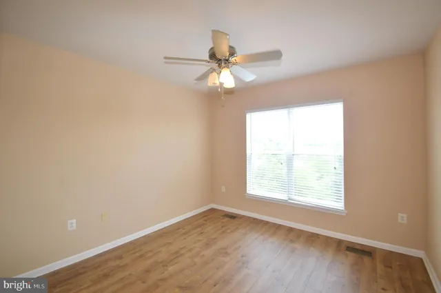 $2,295 | 5117 H Travis Edward Way, Unit 5117H, Centreville, VA 20120