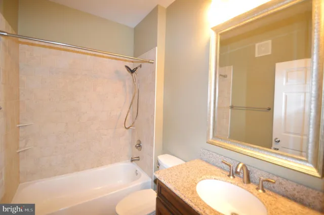 $2,295 | 5117 H Travis Edward Way, Unit 5117H, Centreville, VA 20120