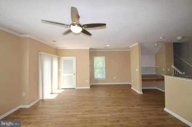 $2,295 | 5117 H Travis Edward Way, Unit 5117H, Centreville, VA 20120