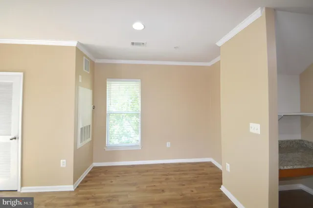 $2,295 | 5117 H Travis Edward Way, Unit 5117H, Centreville, VA 20120