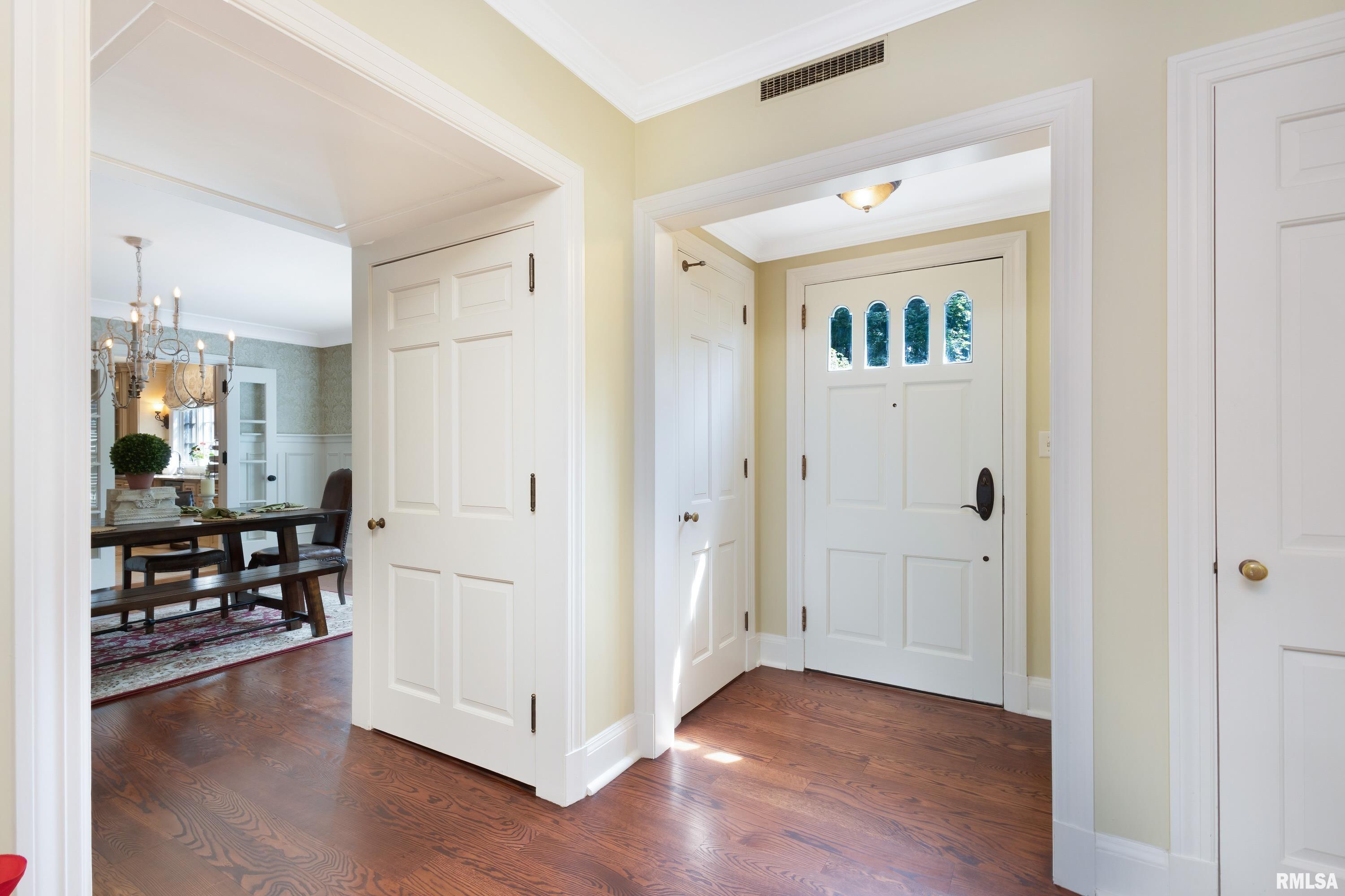 4026 Jersey Ridge Road Davenport, IA 52807 - Photo 11 of 90 Gallery Image 11