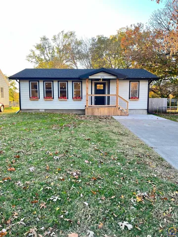 $184,500 | 805 Peyton Street, Emporia, KS 66801