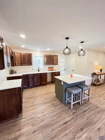 $184,500 | 805 Peyton Street, Emporia, KS 66801