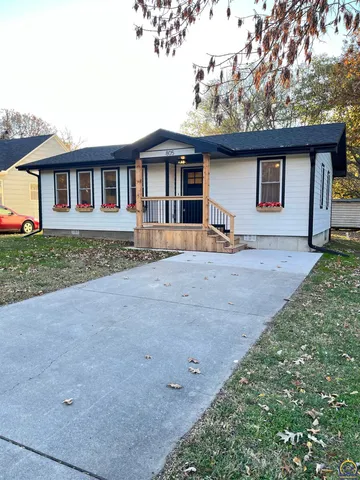 $184,500 | 805 Peyton Street, Emporia, KS 66801