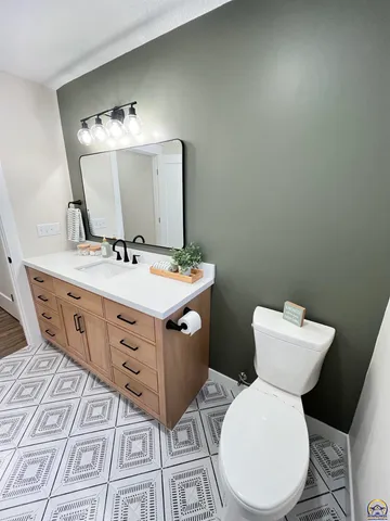 $184,500 | 805 Peyton Street, Emporia, KS 66801