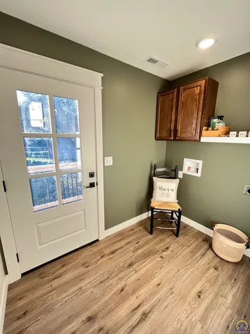 $184,500 | 805 Peyton Street, Emporia, KS 66801