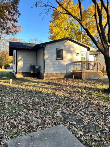 $184,500 | 805 Peyton Street, Emporia, KS 66801