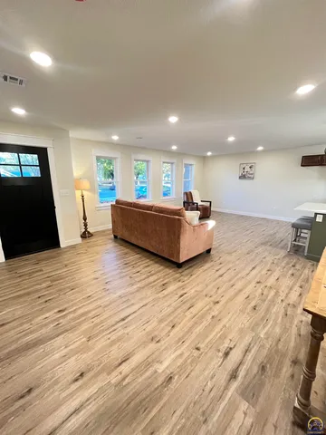 $184,500 | 805 Peyton Street, Emporia, KS 66801