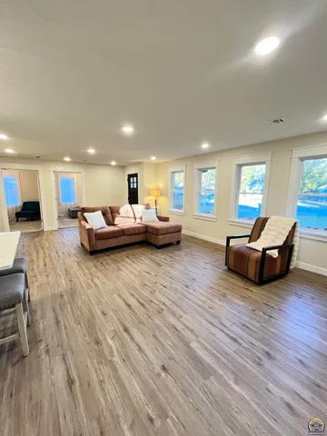 $184,500 | 805 Peyton Street, Emporia, KS 66801