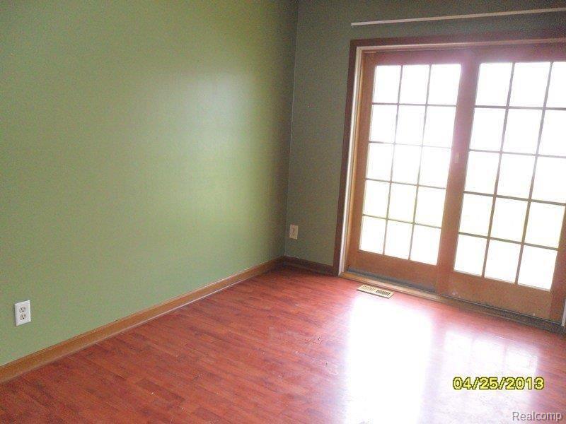 6121 Goddard Road Newport, MI 48166 - Photo 5 of 6 SAM_7797.JPG