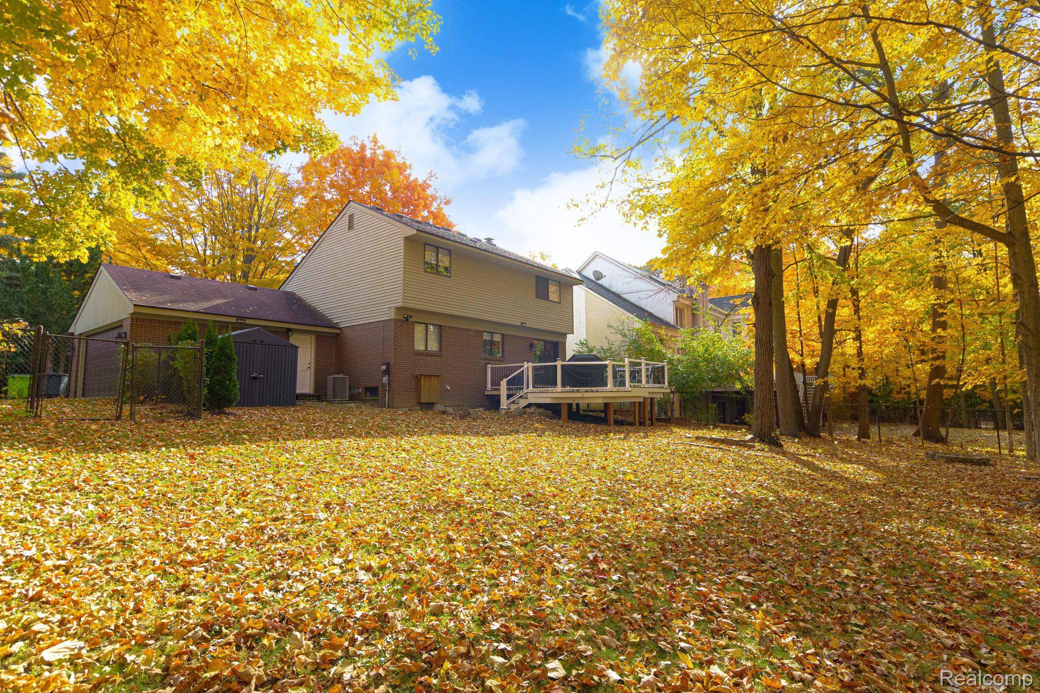 6930 Drake Road West Bloomfield, MI 48322 - Photo 8 of 57 Gallery Image 8
