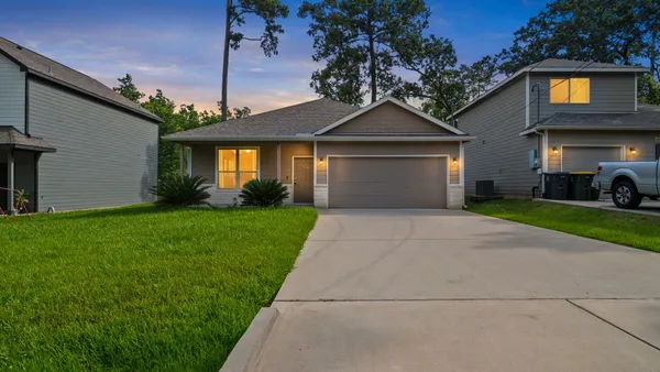 $1,775 | 709 Little River Drive, Montgomery, TX 77316