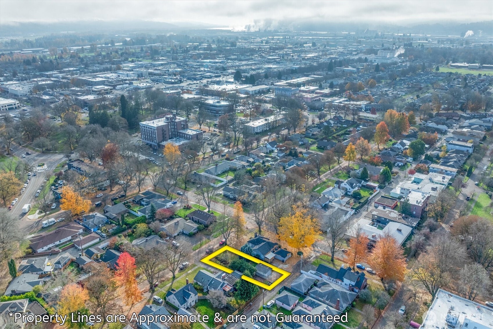1505 19th Avenue Longview, WA 98632 - Photo 19 of 21 an aerial view of residential house and lake