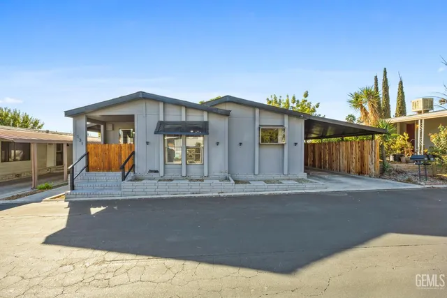 a view of a house with a outdoor space