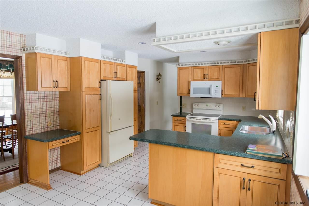 245 Potter Road Amsterdam, NY 12010 - Photo 3 of 18 Photo 3