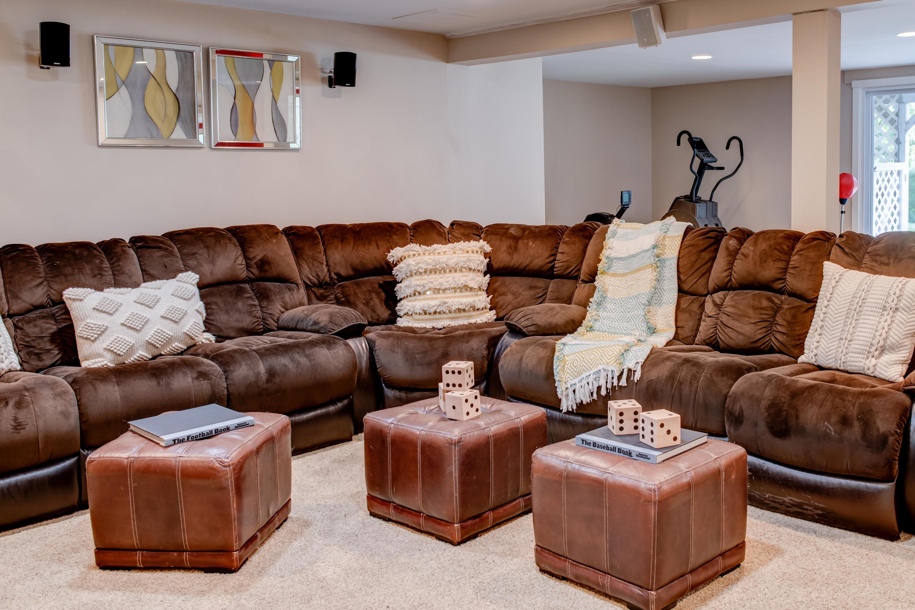134 Marshall Ridge Road New Canaan, CT 06840 - Photo 29 of 37 a living room with furniture