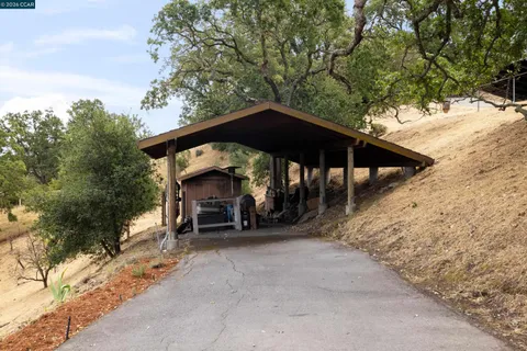 $2,850,000 | 2 Leeward Glen, Lafayette, CA 94549
