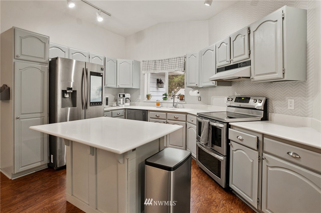 1229 Southwest Station Circle Road Port Orchard, WA 98367 - Photo 5 of 26 Gallery Image 5