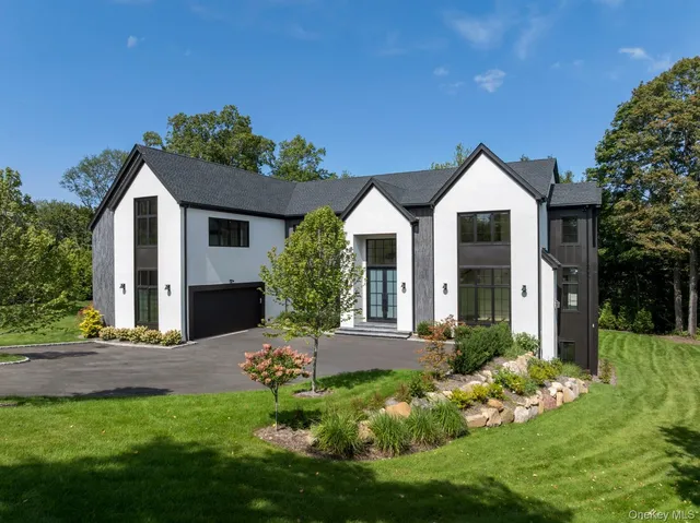 $5,750,000 | 28 Earle Drive, Muttontown, NY 11791