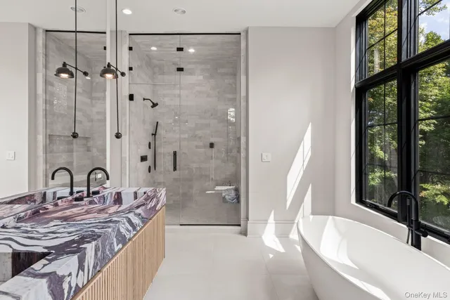 $5,750,000 | 28 Earle Drive, Muttontown, NY 11791